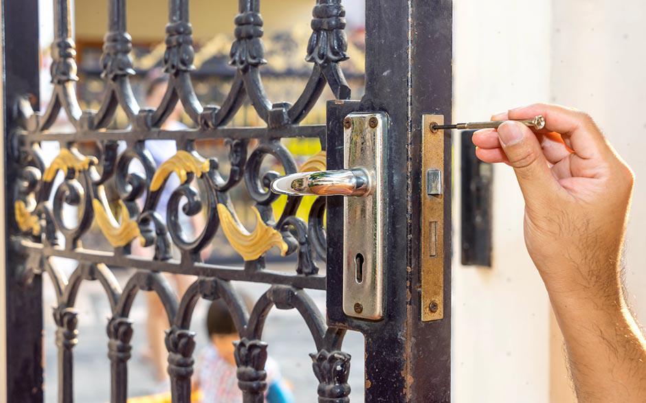 coffre fort ouverture de porte Versailles